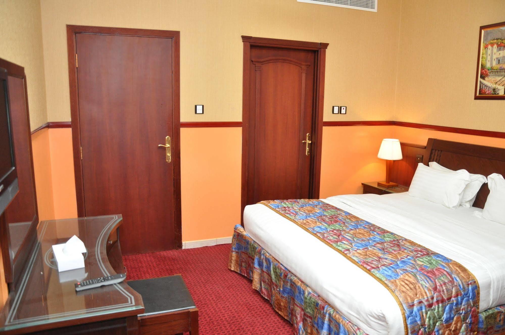 Benta Grand Hotel Llc Дубай Экстерьер фото